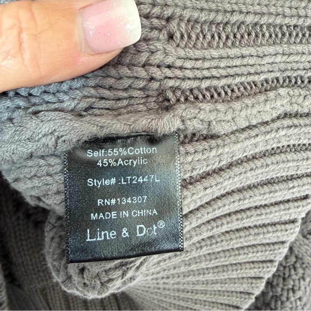 Line And Dot Women’s NWT “Jasper Fringe Sweater” In Charcoal Gray. Size XS. - Picture 5 of 14